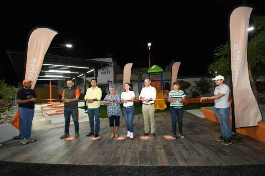 Alcaldesa Biby Rabelo inaugura parque en la U.H. Palmas III